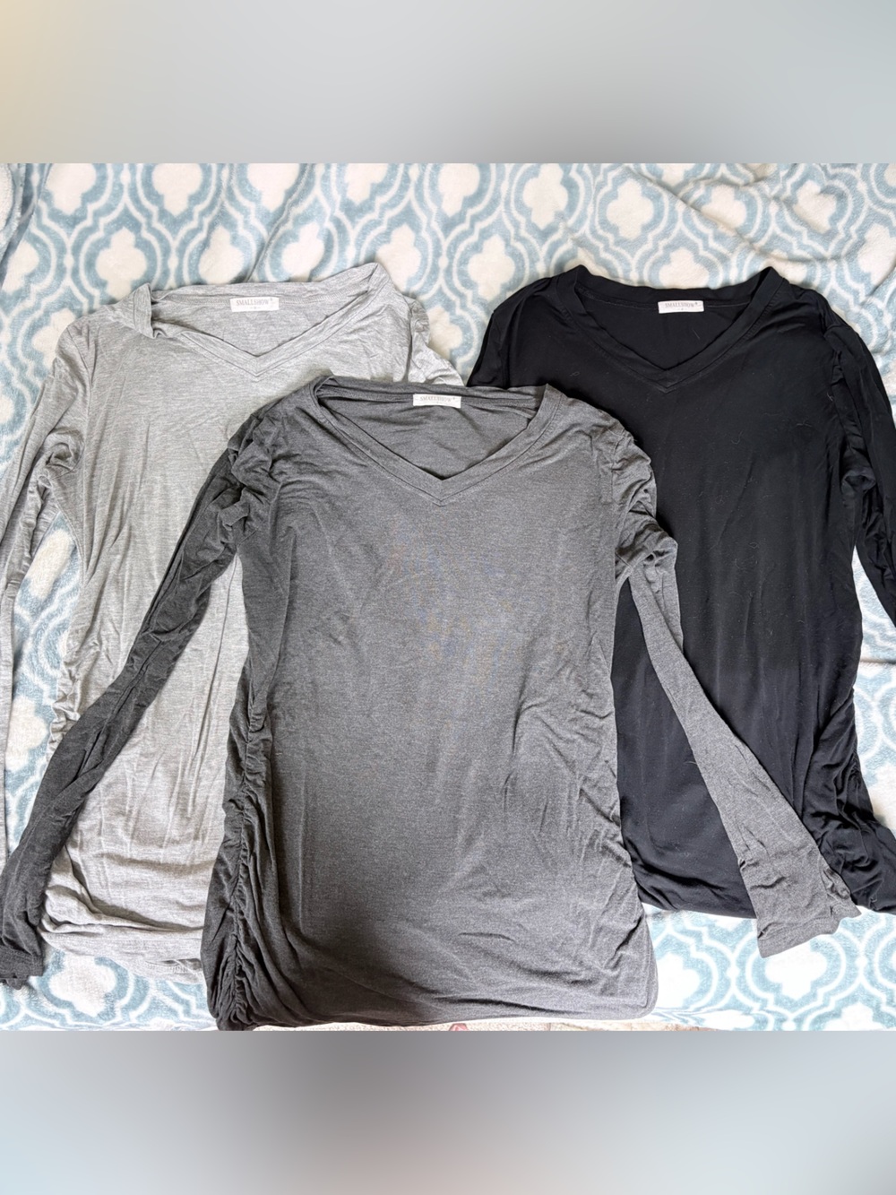 Smallshow 3-Pack VNeck Maternity Long Sleeve Tops Gray, Light Gray, Black Size M